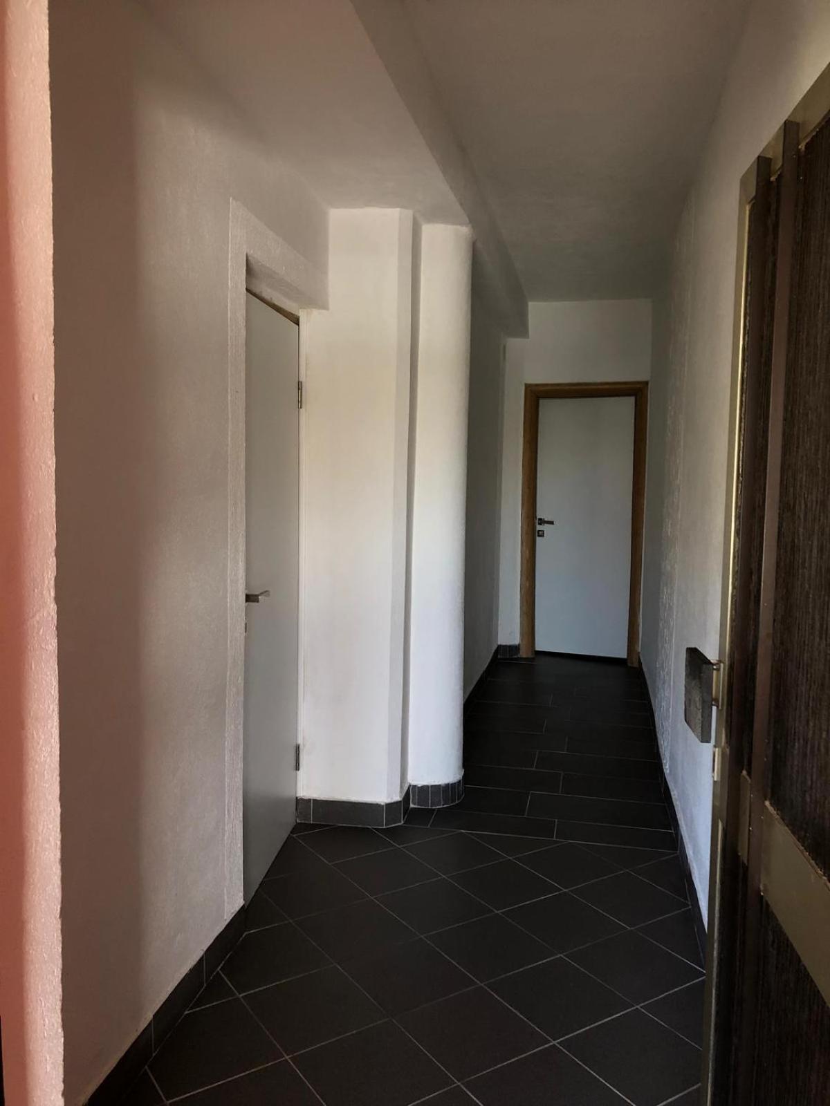 Apartmani CESARICA Karlobag Ruang foto