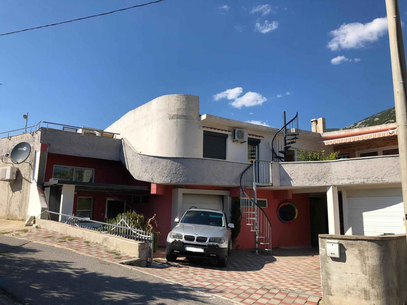 Apartmani CESARICA Karlobag Ruang foto