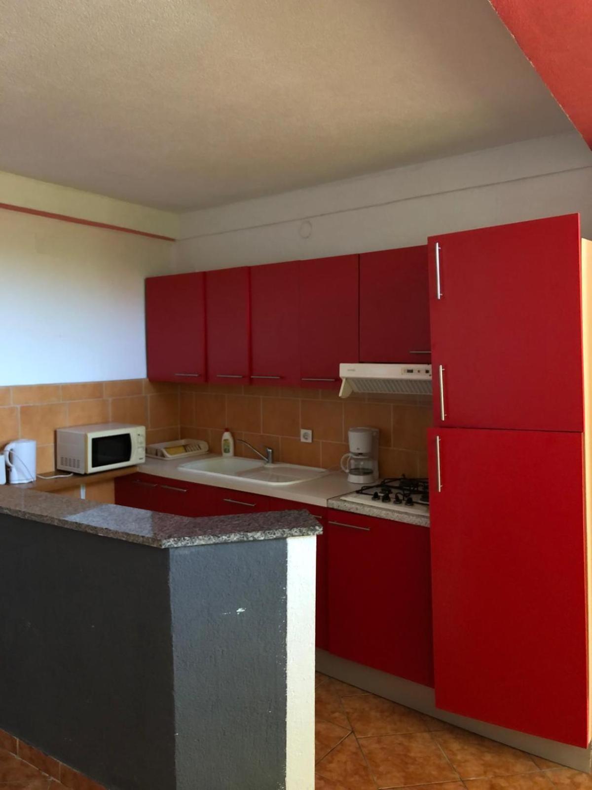 Apartmani CESARICA Karlobag Ruang foto