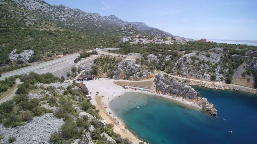 Apartmani CESARICA Karlobag Bagian luar foto