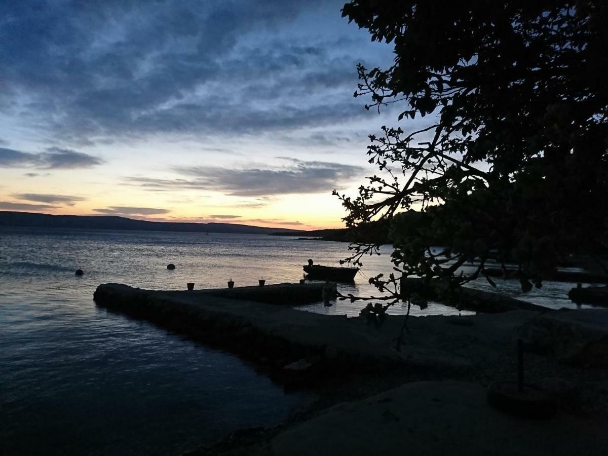 Apartmani CESARICA Karlobag Bagian luar foto