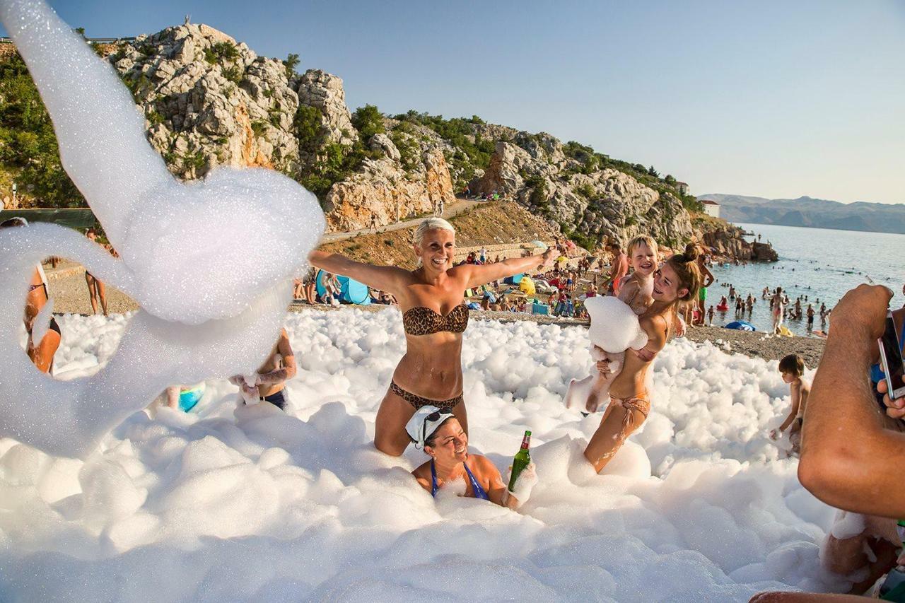 Apartmani CESARICA Karlobag Bagian luar foto