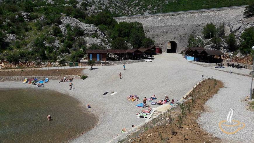 Apartmani CESARICA Karlobag Bagian luar foto